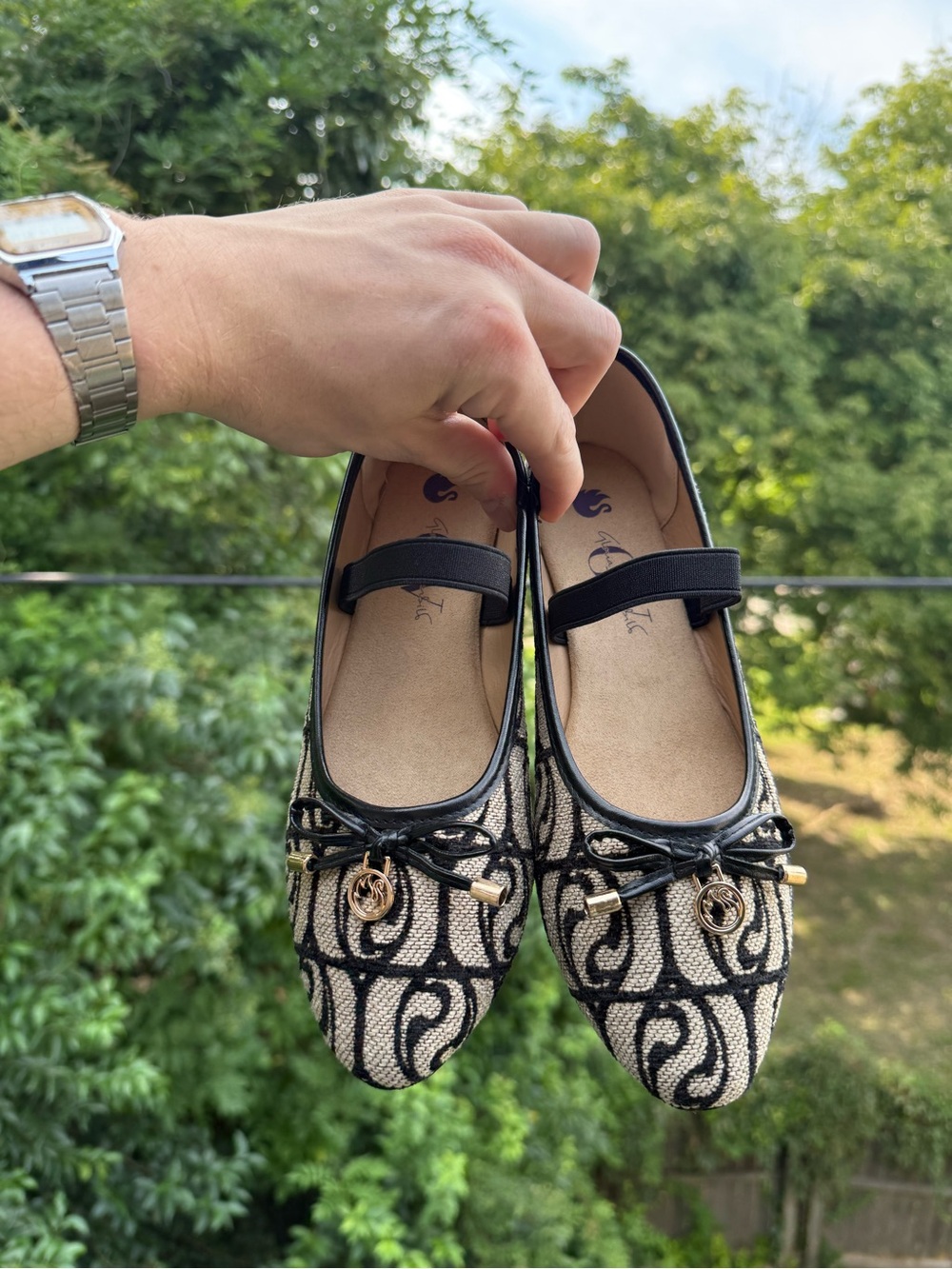 Gloria Vanderbilt Black & Natural Patterned Ballet Flats with Bow Charm